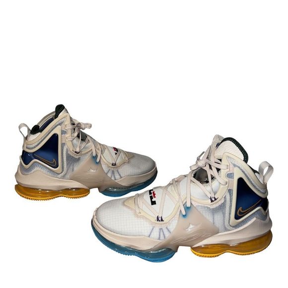 NIB Nike LeBron XIX || Sneakers || Men 10.5 Women 12 - Picture 6 of 12